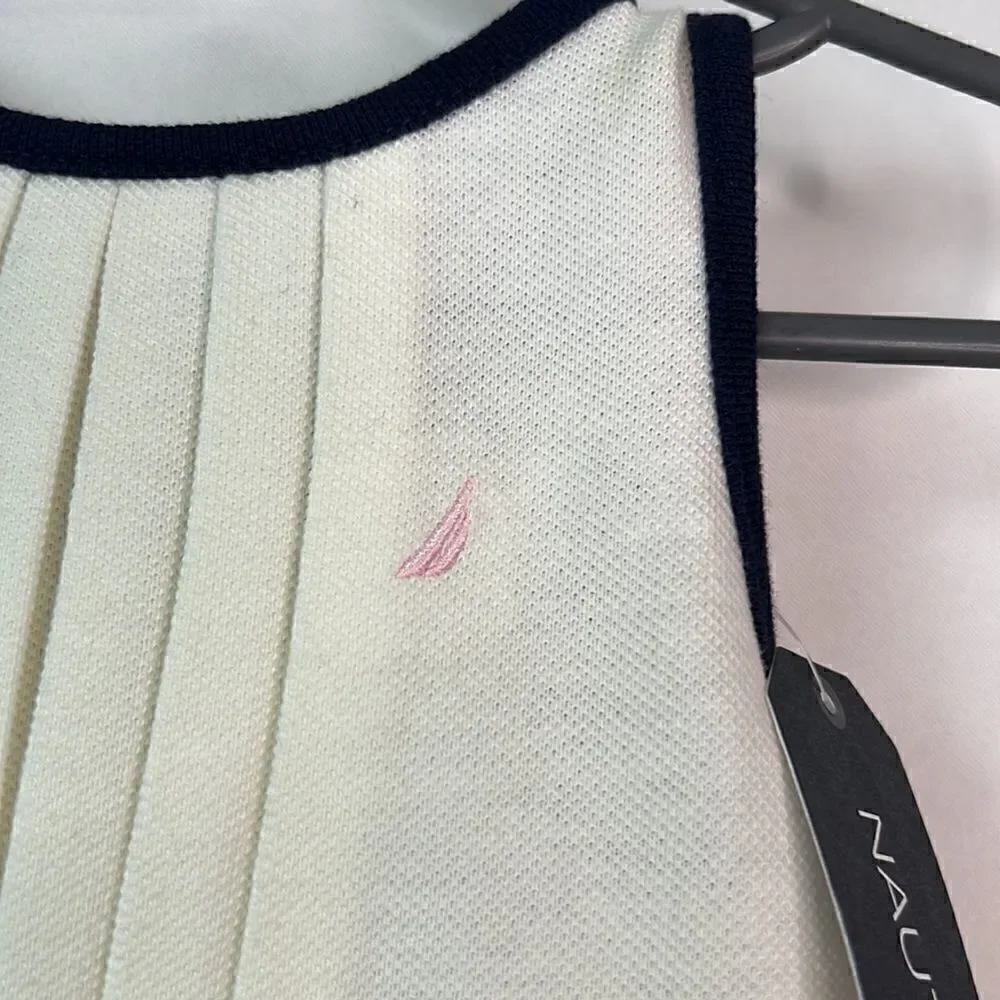 Nautica cream and Navy 2-piece set. Brand New!